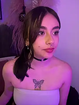 XXX chat uživo modela cute__cherry_