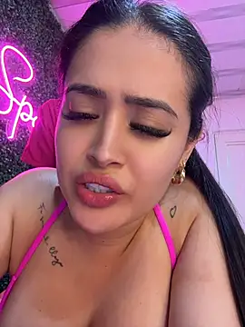 הופעת וובקאם של Sara_fun