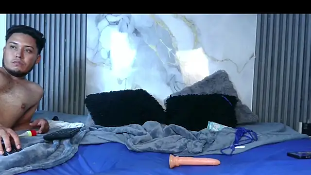 LunandCarlos Pertunjukan Webcam