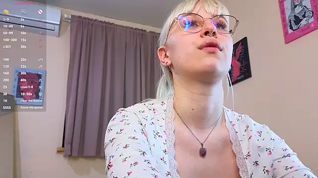 t_blonde Chat XXX in diretta