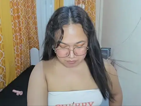 BigCockLexie élő XXX-chatje