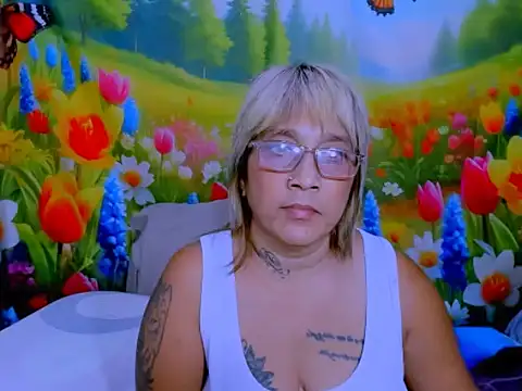 צ'אט XXX בשידור חי של indianroxy