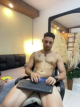 Kiing_001's Live XXX Chat