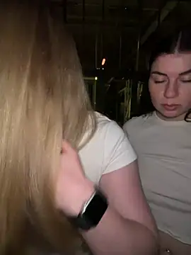 EllyNora Chat XXX live