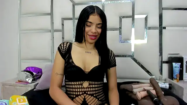 AuroraHoney32's Live XXX Chat