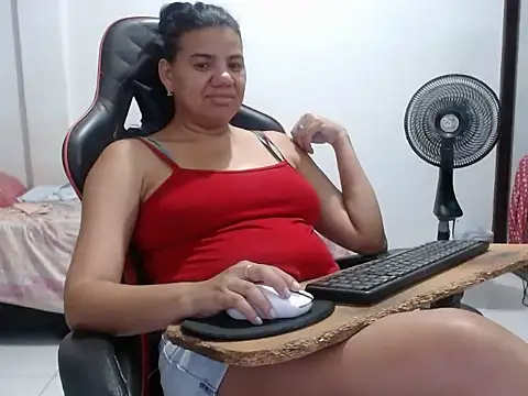 Chatroom XXX en direct de Adriana_0312