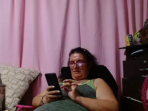 Chatroom XXX en direct de consentidamummy09