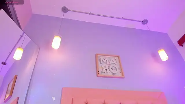 naomy_gyal_のライブXXXチャット