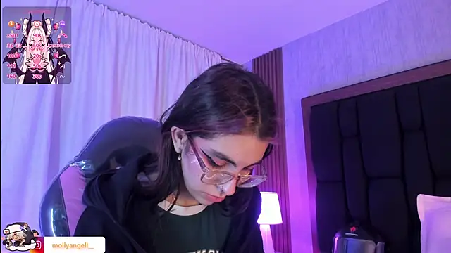 Molly_A's Live XXX Chat