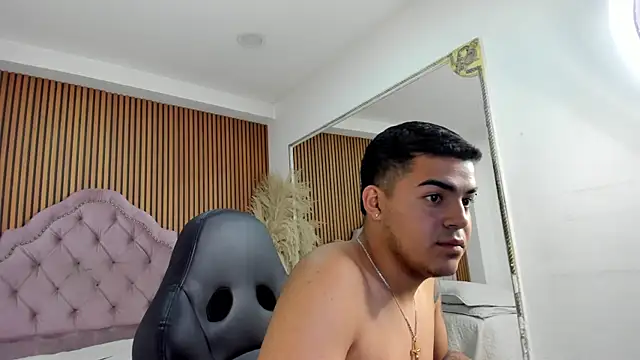 Онлайн чат XXX DominickRios_