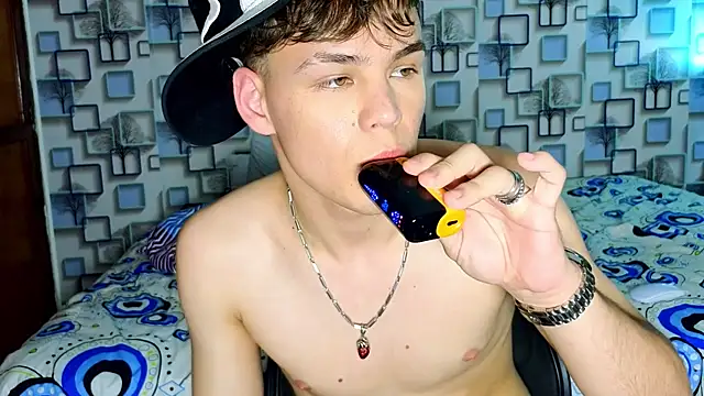 LoganSteel_ élő XXX-chatje
