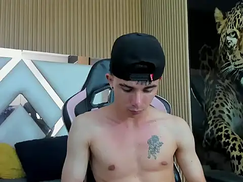 MaximumSteel_ live XXX chat