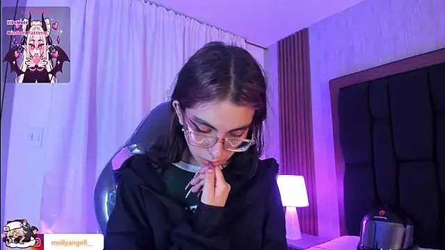 Molly_A Live XXX-Chat