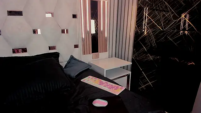 Sarai_Honeey XXX чат на живо