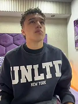 Dominik_Souza Adlı Modelin Canlı XXX Sohbeti