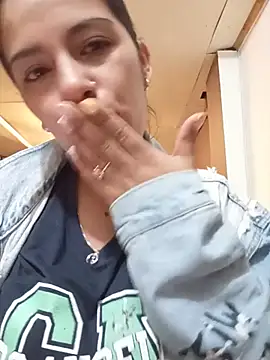Nathaly_12 Chat XXX in diretta