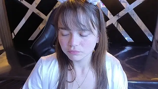 Luxury_11v_n Live XXX chat