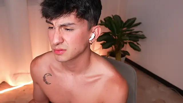 Chat XXX Live sweettaaron01