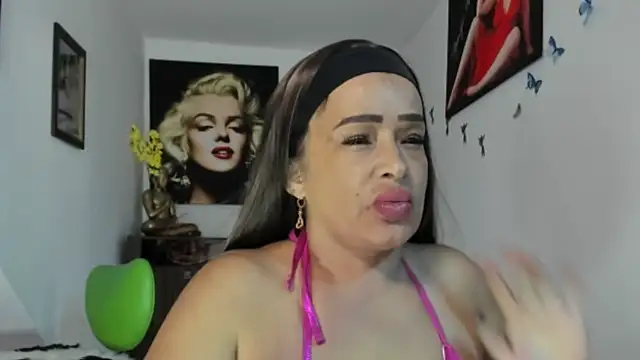 seleneh Chat XXX in diretta
