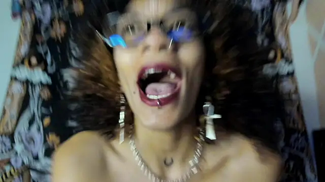 Chat +18 de arii_barthon ao vivo