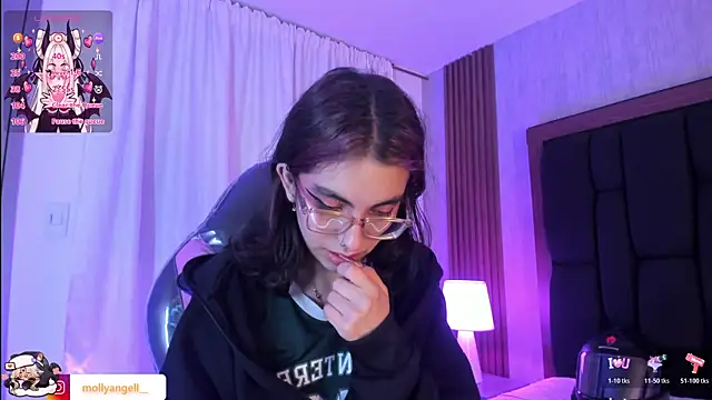 Molly_A Chat XXX in diretta