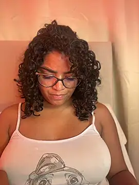 Chat XXX en directo de karlitamonroe