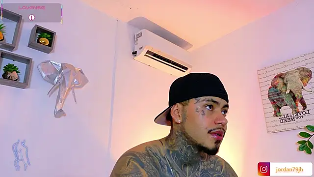 JordanSmiith_ élő XXX-chatje
