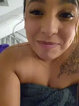 دردشة LizzRouse الجنسية المباشرة