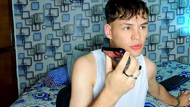 LoganSteel_ XXX чат на живо
