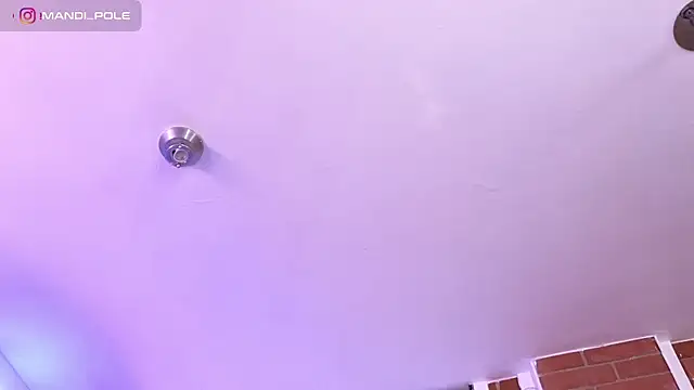 mandi4pole_ Live XXX-chat