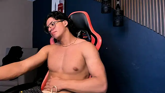 צ'אט XXX בשידור חי של Axxel_Muscle