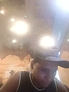 miloxx123's Live XXX Chat