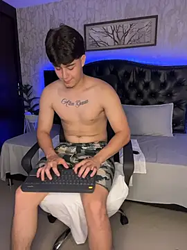 Онлайн чат XXX MaxCruz_
