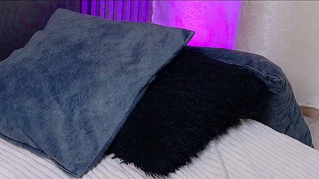 Victoria_Rous Adlı Modelin Canlı XXX Sohbeti