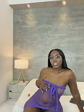 Alaia_Colins' Live XXX Chat