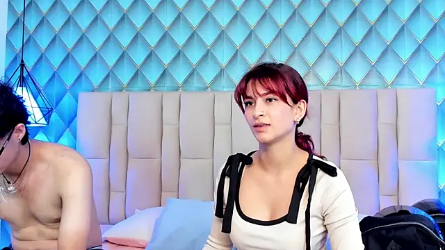 Sofia-Ethan Adlı Modelin Canlı XXX Sohbeti