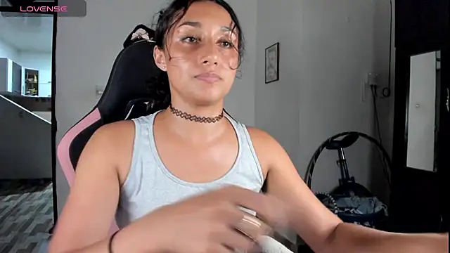 adrena_10 Chat XXX in diretta