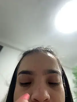 JuanitaMore01 Chat XXX in diretta
