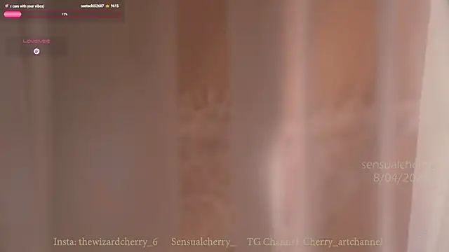 XXX chat uživo modela Thewizardcherry