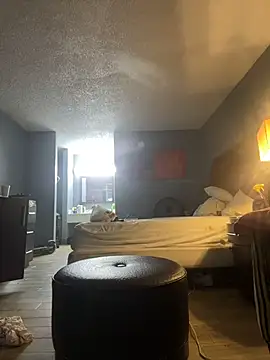 Stressreliever82 Show in webcam