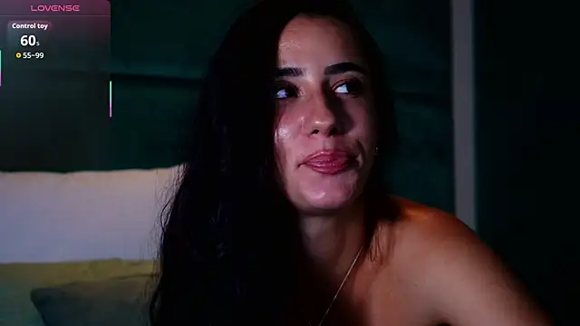 AmeliaJune Chat XXX in diretta