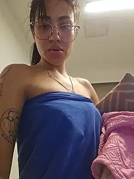 Nia_lobo's Live XXX Chat