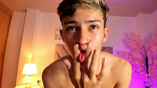 Baby_noahtt 라이브 XXX 채팅