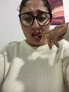 Chat +18 de croftsmila ao vivo