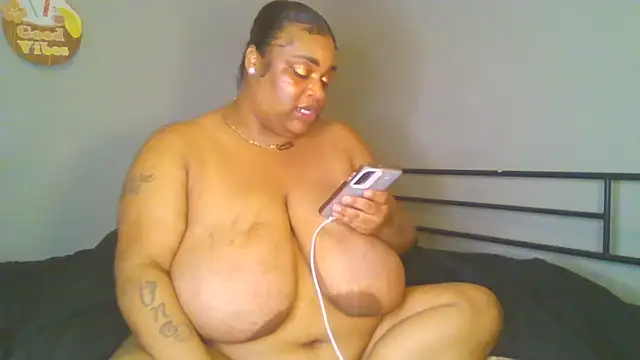 NaughtyHottieBBW Adlı Modelin Canlı XXX Sohbeti