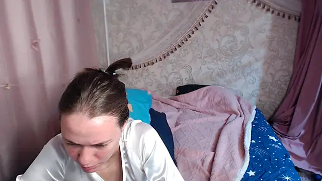 leila_bambi_'s Live XXX Chat