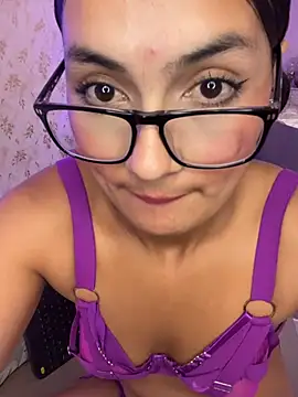 XXX chat uživo modela MaddisonMartins