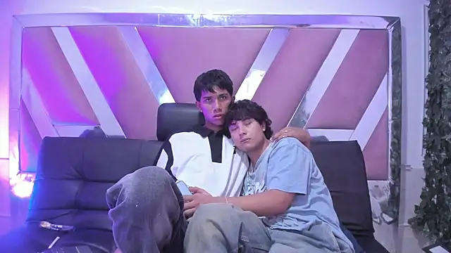 KevCokk Chat XXX in diretta