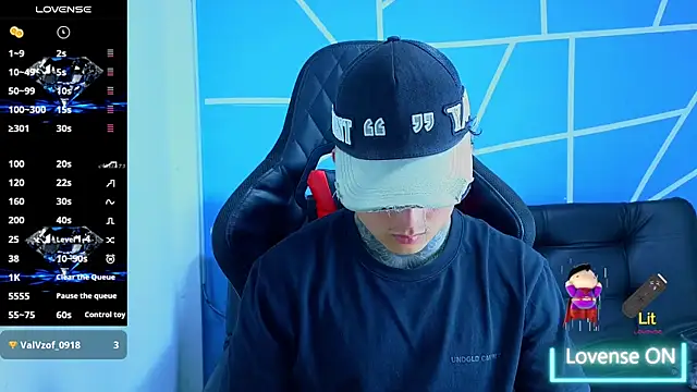 Show modela KevinSanchez420 na web-kameri