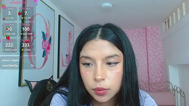 Small_naugthy_ Live XXX-chat